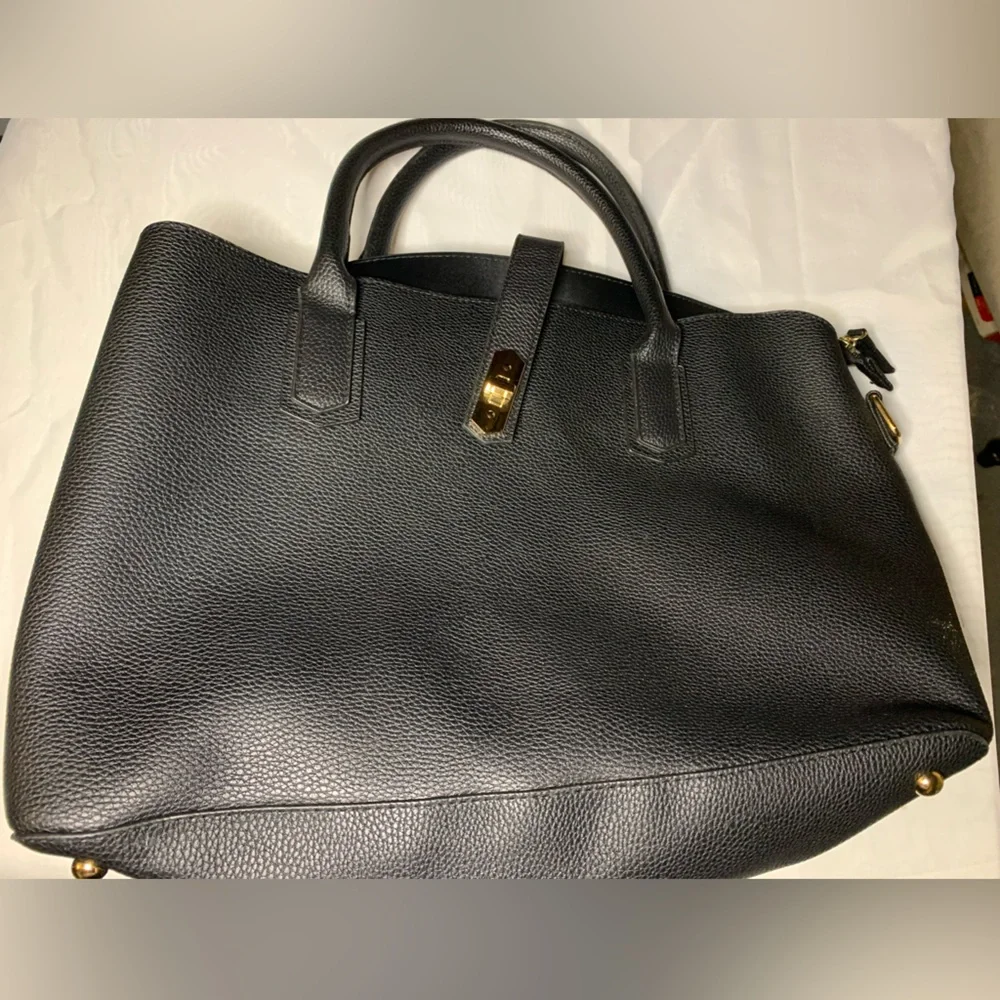 Purse - Picture 1 of 3